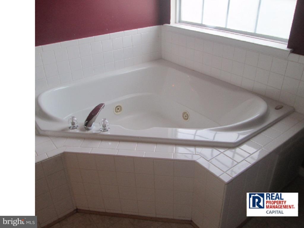 PERRYWOOD - Residential Lease