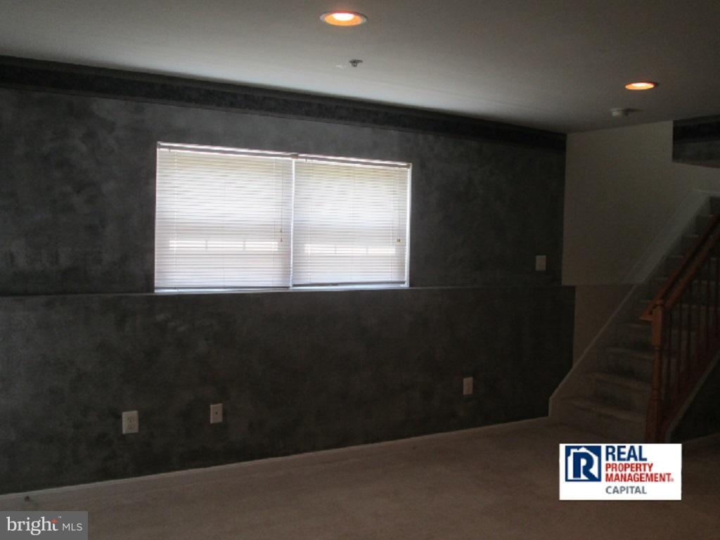 PERRYWOOD - Residential Lease