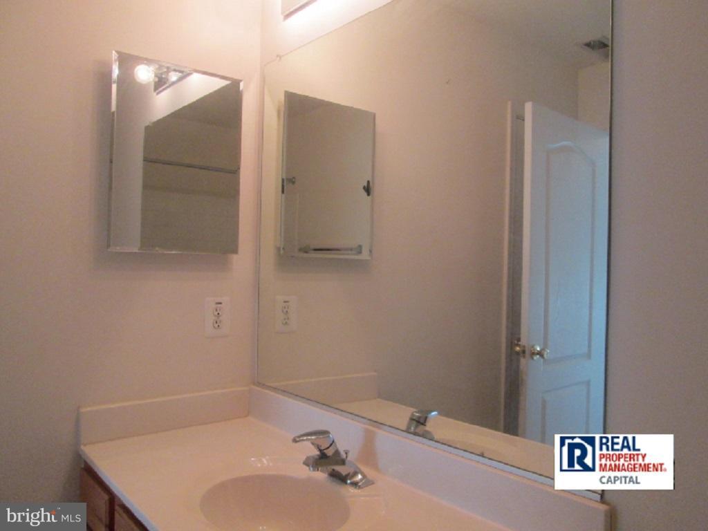 PERRYWOOD - Residential Lease