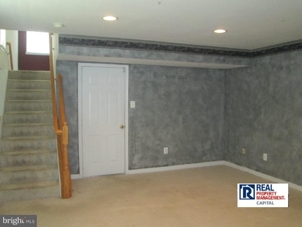 PERRYWOOD - Residential Lease