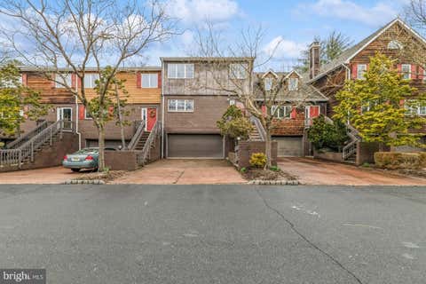 Townhouse For Rent - 11 Astor Court Ct<br/> PRINCETON, NJ 08540