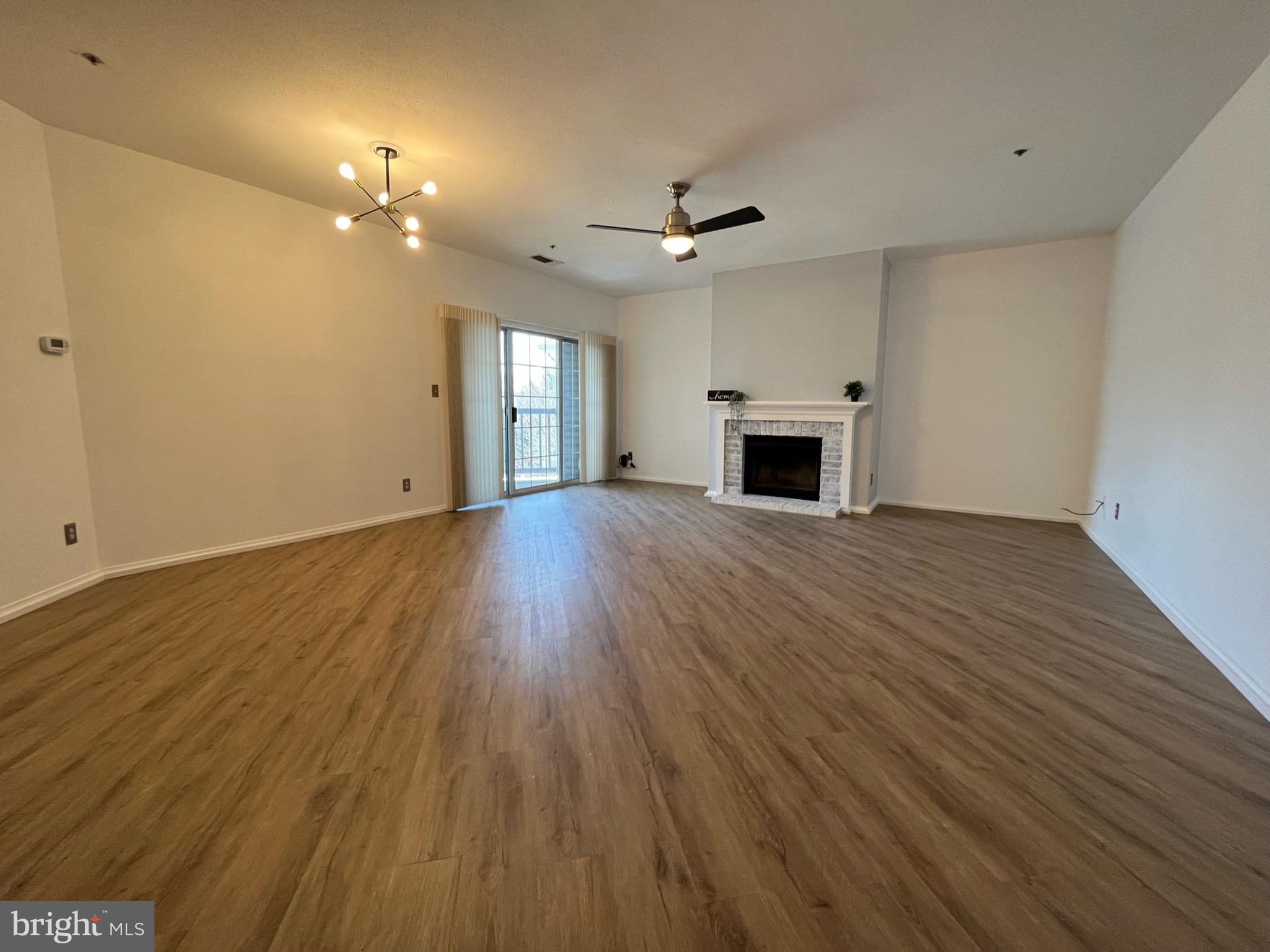 ENGLISH COUNTRY MANOR - Residential Lease