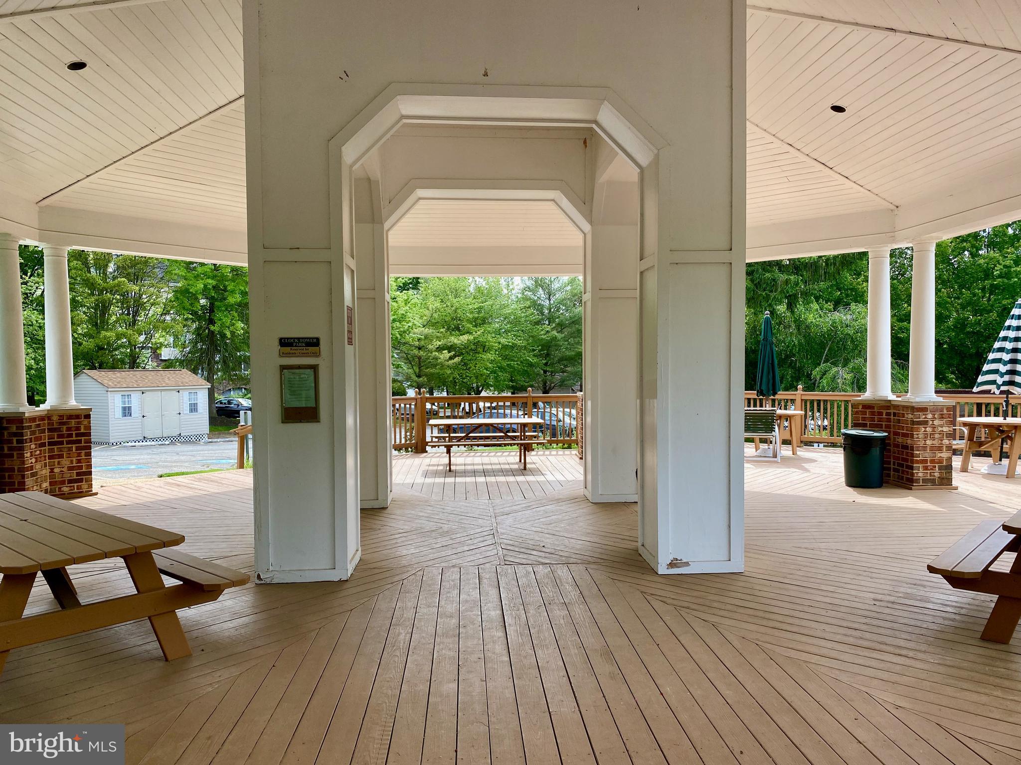 ENGLISH COUNTRY MANOR - Residential Lease