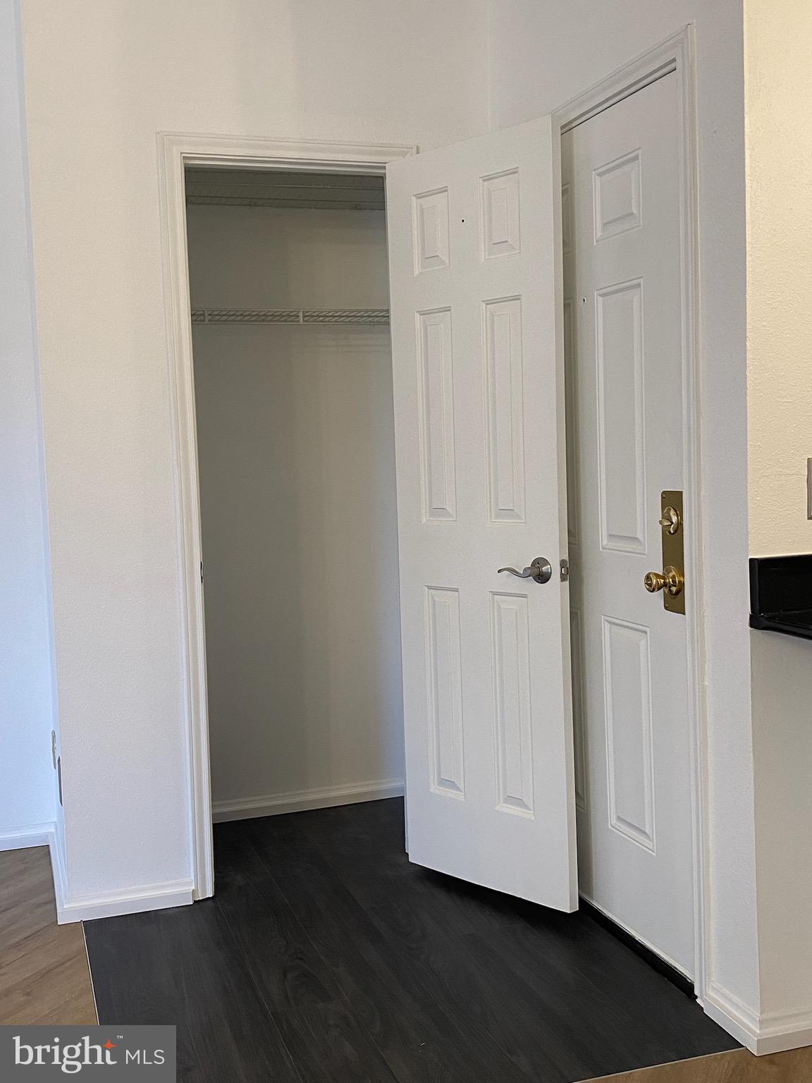 ENGLISH COUNTRY MANOR - Residential Lease