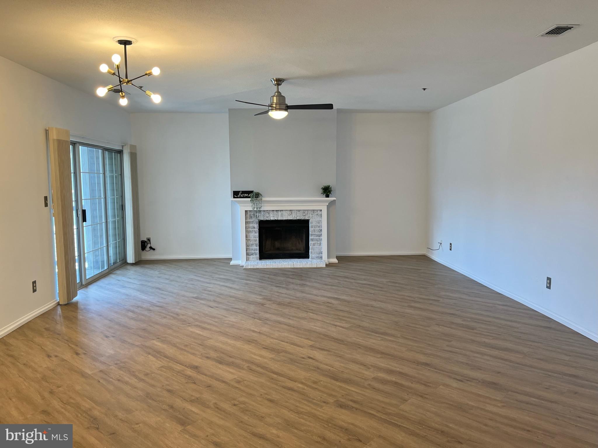 ENGLISH COUNTRY MANOR - Residential Lease