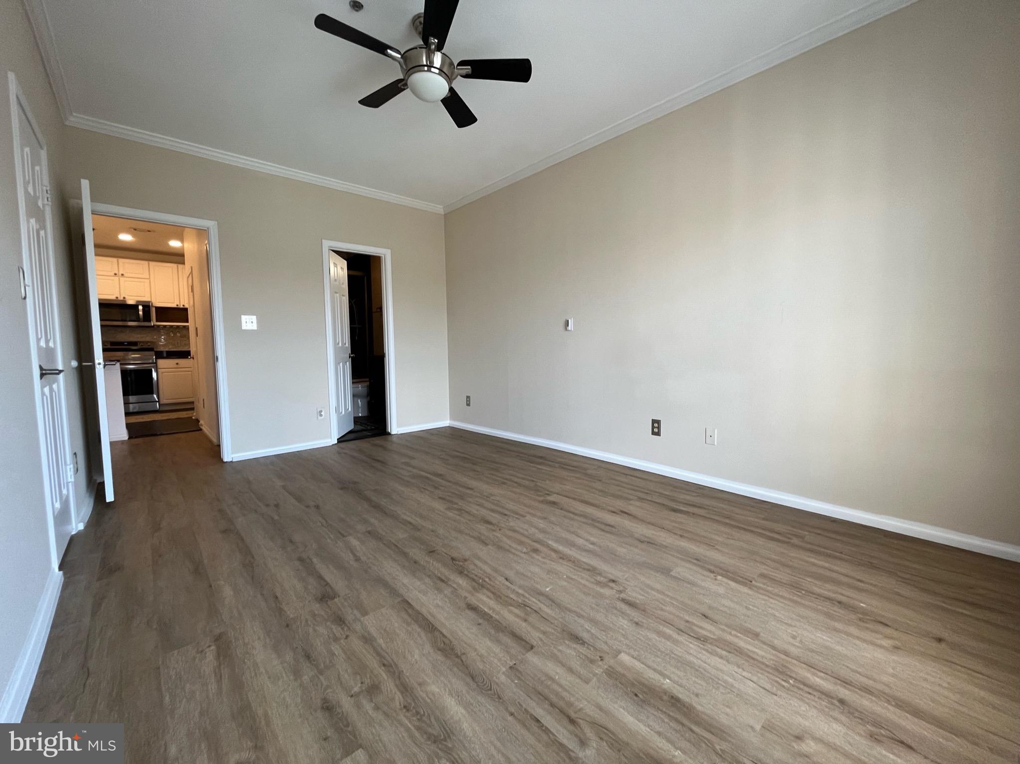 ENGLISH COUNTRY MANOR - Residential Lease