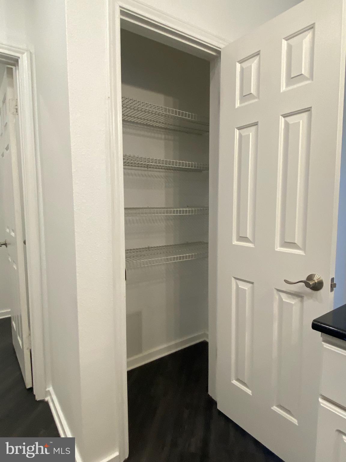 ENGLISH COUNTRY MANOR - Residential Lease