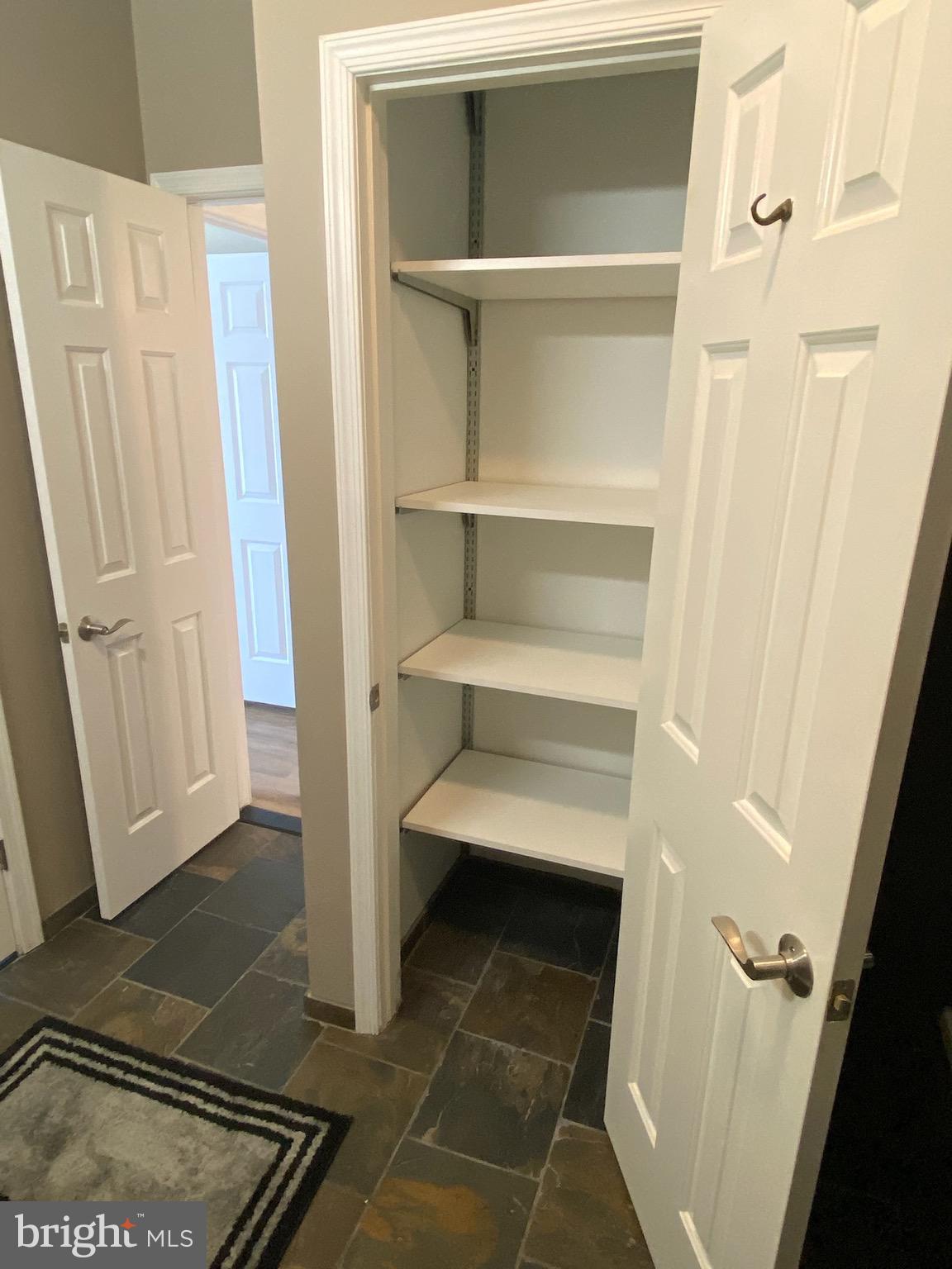 ENGLISH COUNTRY MANOR - Residential Lease