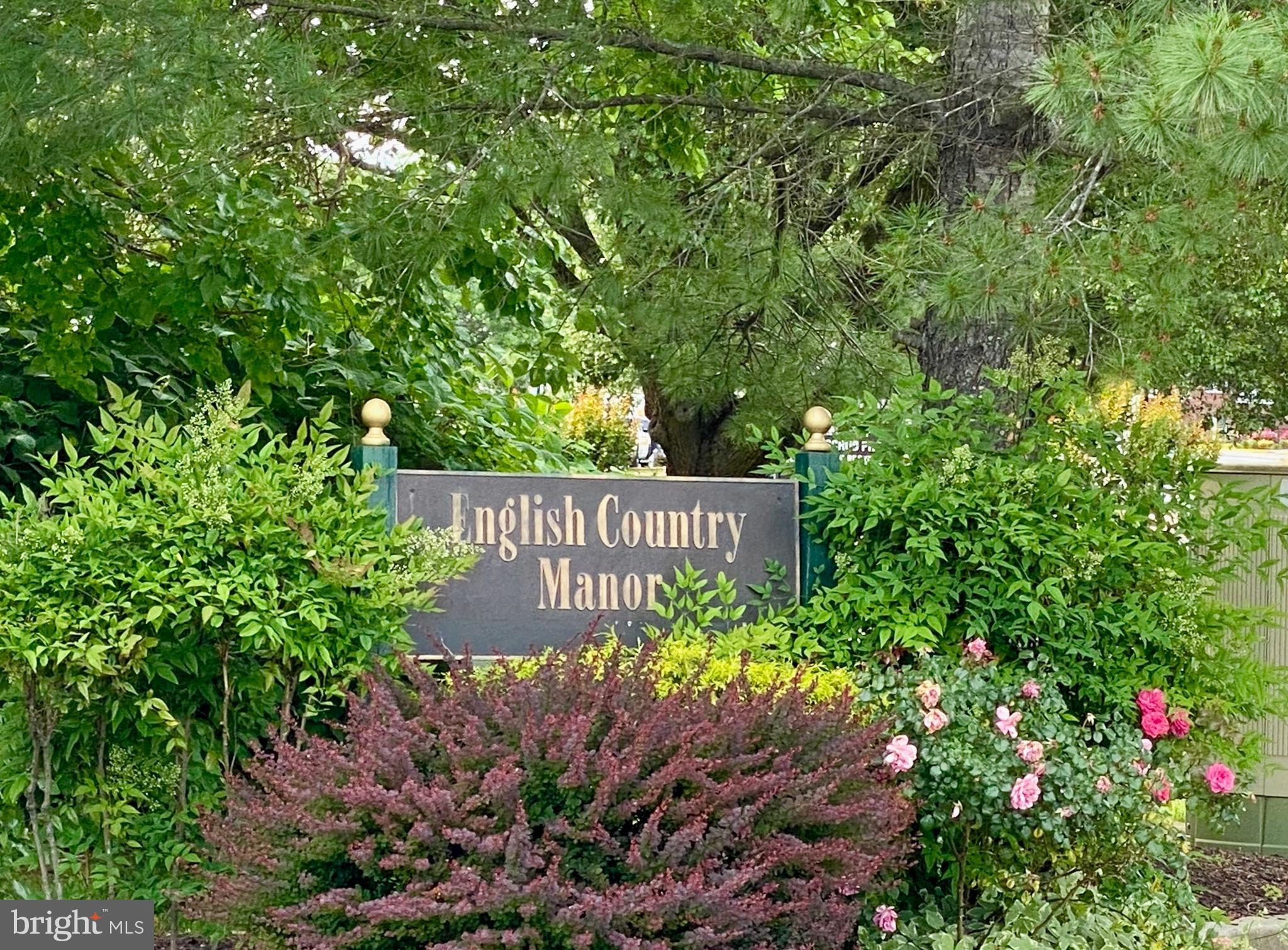 ENGLISH COUNTRY MANOR - Residential Lease