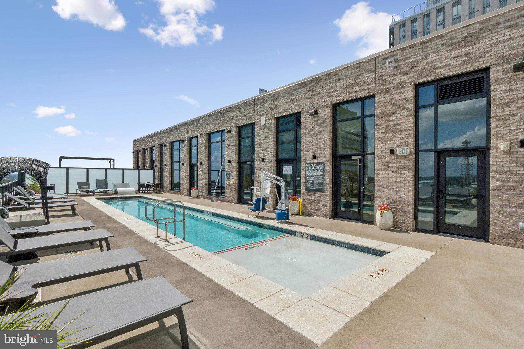 THE BORO TYSONS - Residential