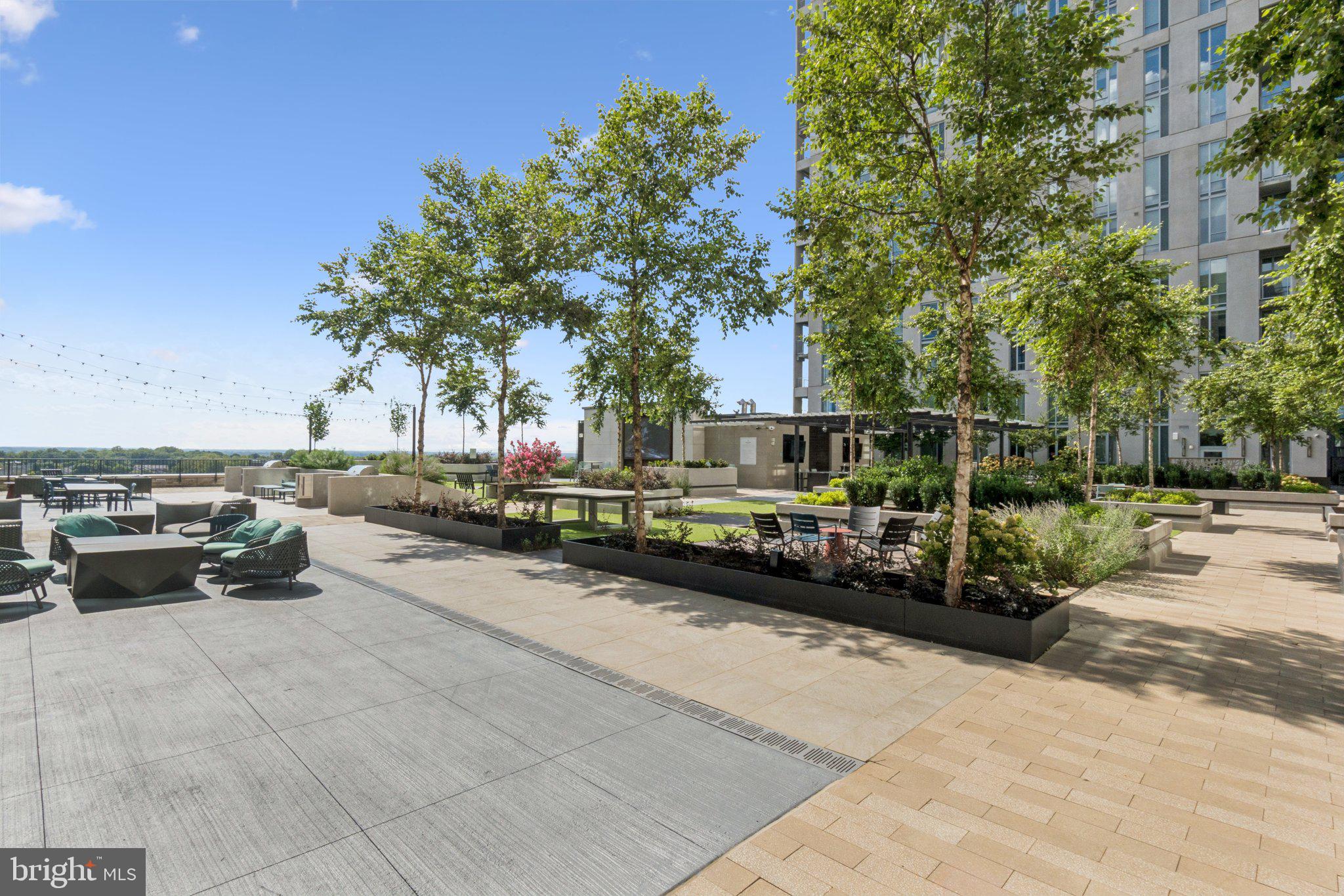 THE BORO TYSONS - Residential