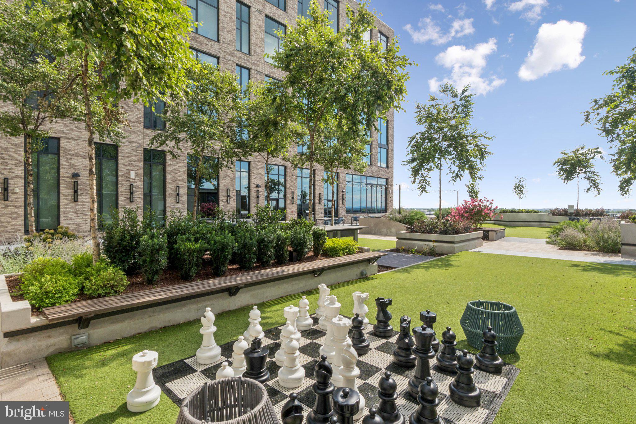 THE BORO TYSONS - Residential