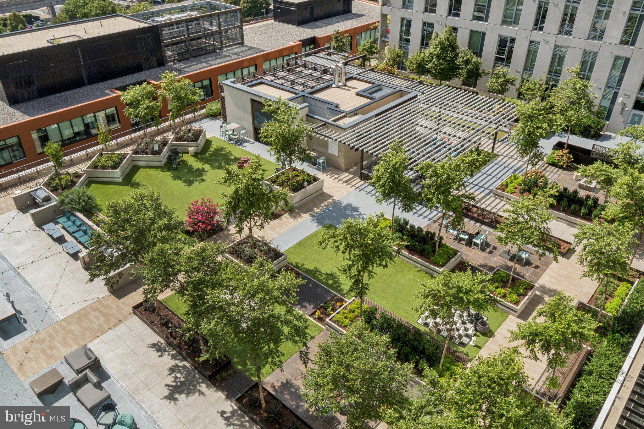 THE BORO TYSONS - Residential