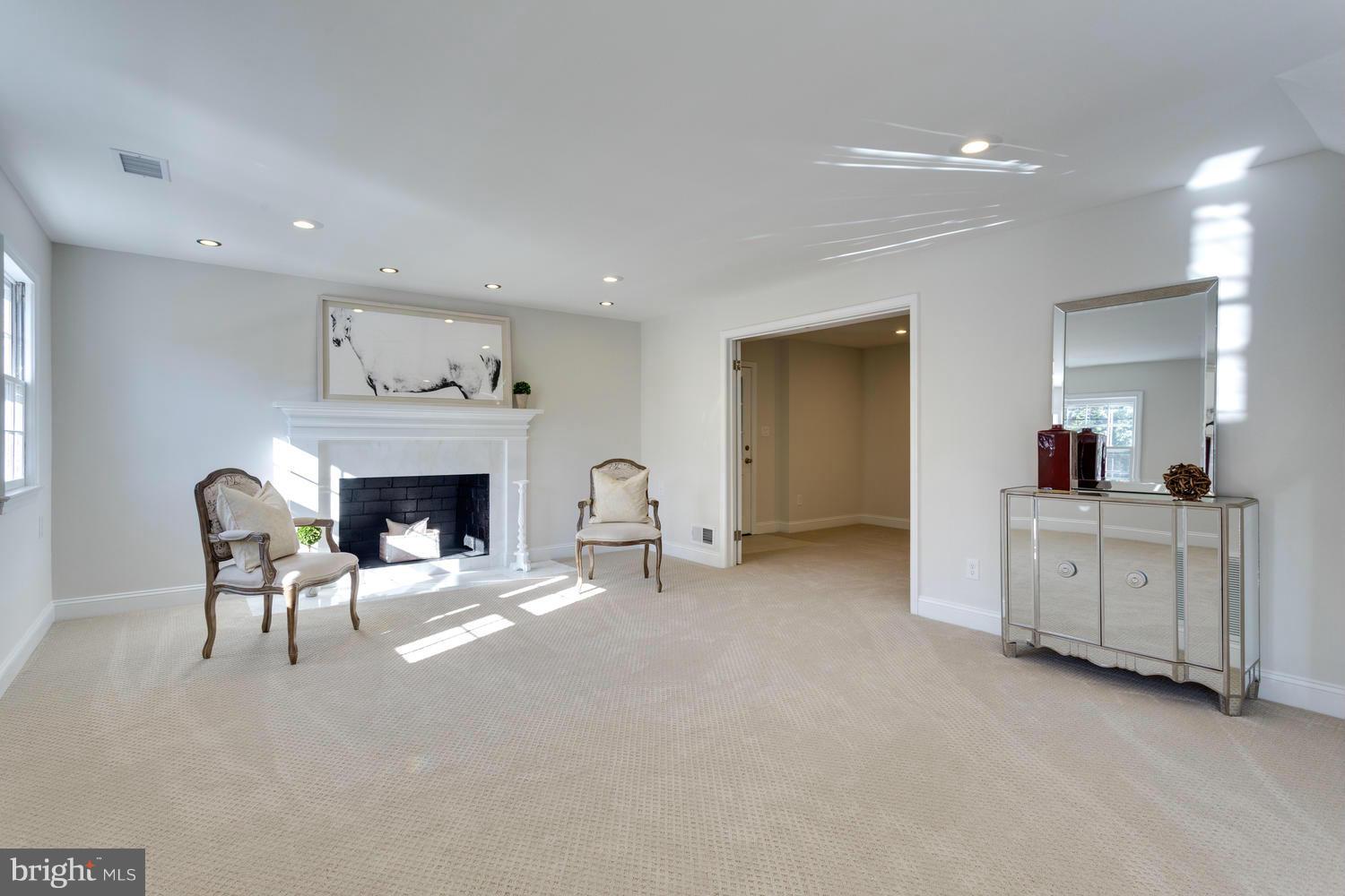 SLEEPY HOLLOW WOODS - Residential