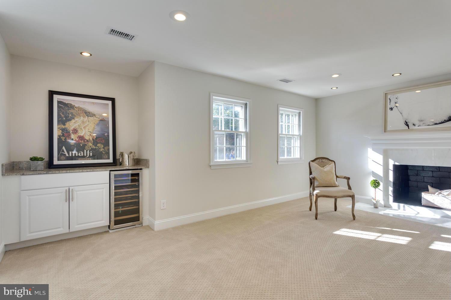 SLEEPY HOLLOW WOODS - Residential