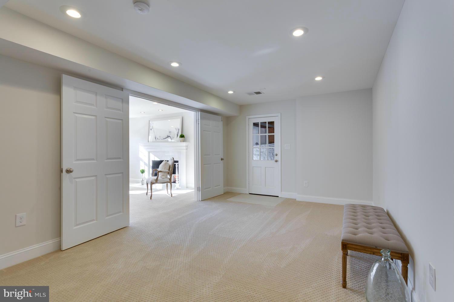 SLEEPY HOLLOW WOODS - Residential