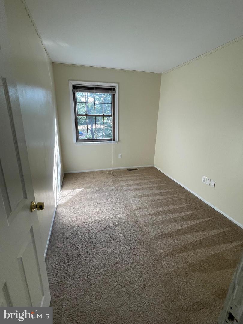 MONTGOMERY GLEN - Residential Lease