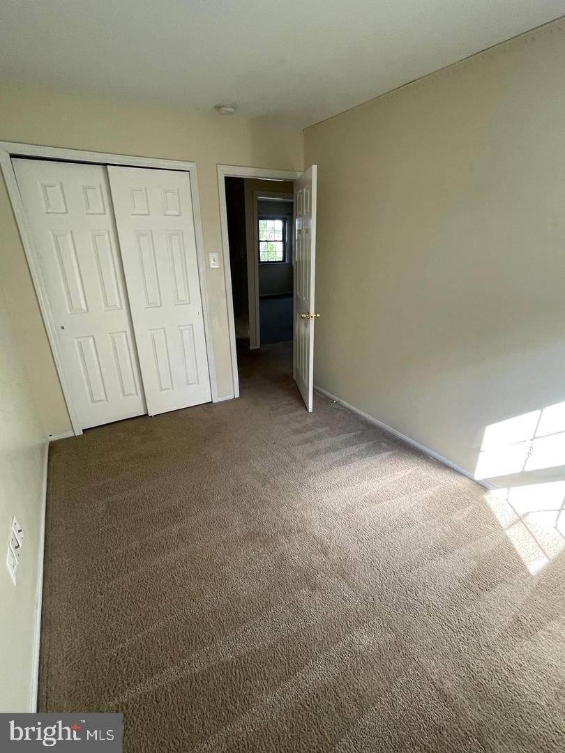 MONTGOMERY GLEN - Residential Lease