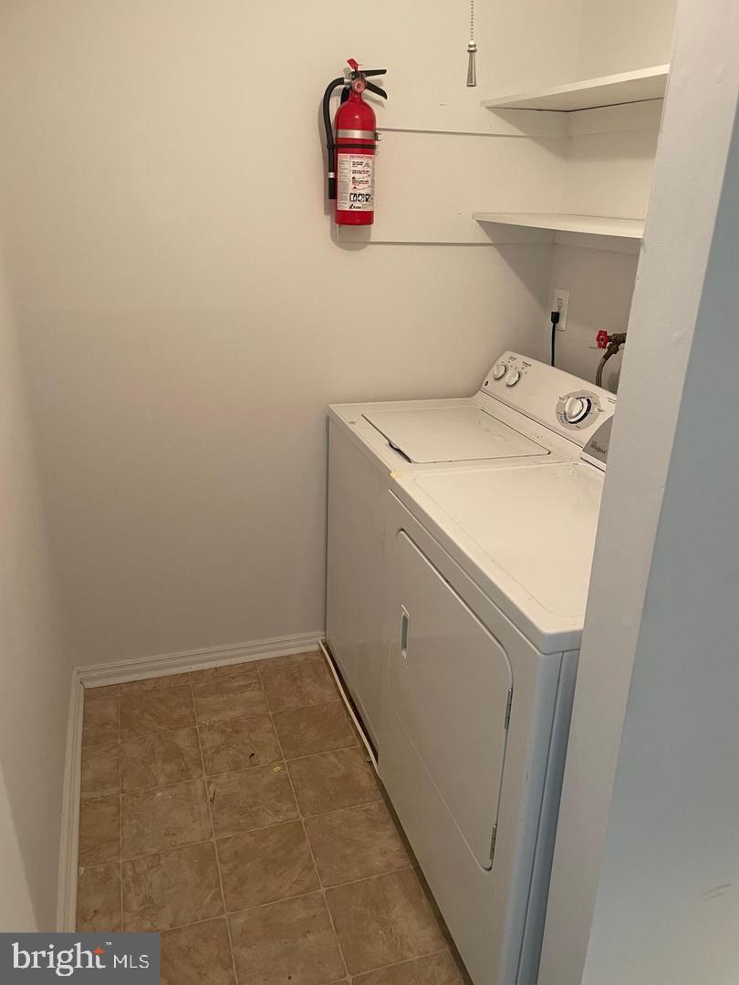 MONTGOMERY GLEN - Residential Lease