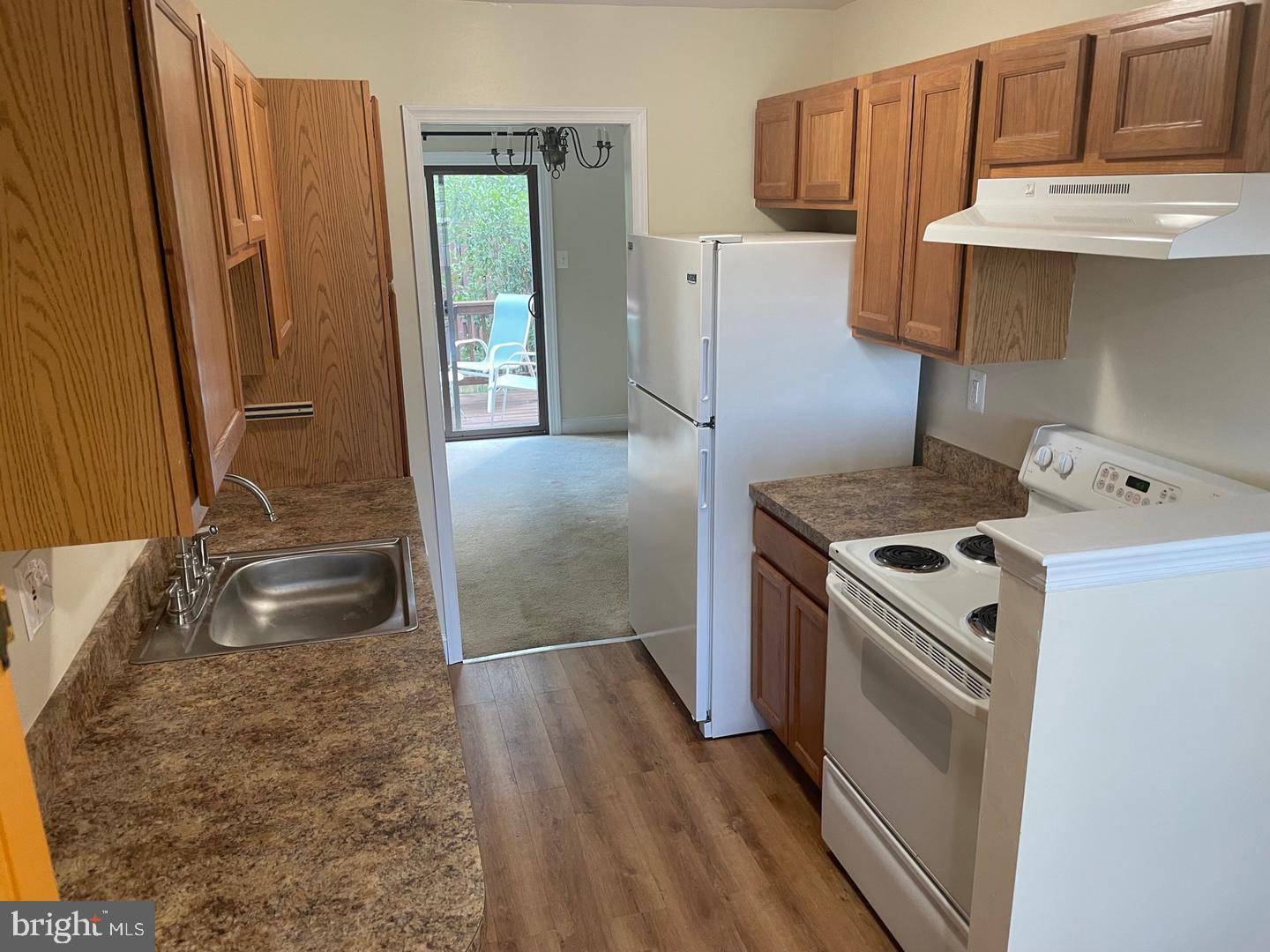 MONTGOMERY GLEN - Residential Lease