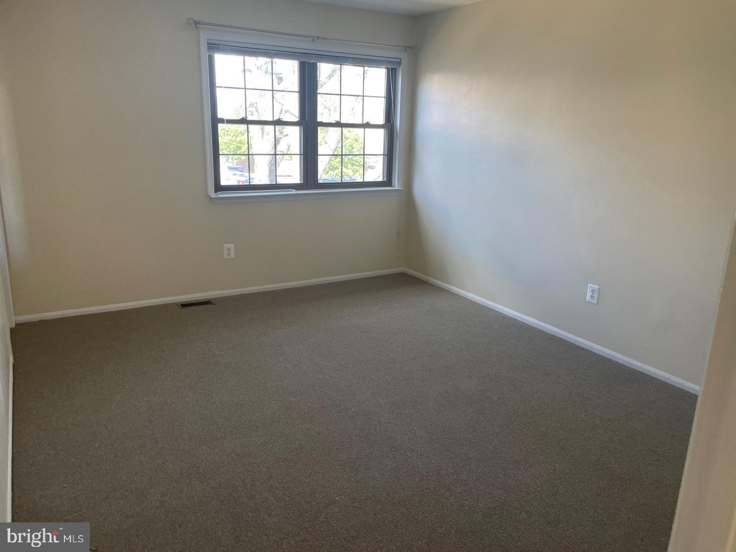 MONTGOMERY GLEN - Residential Lease