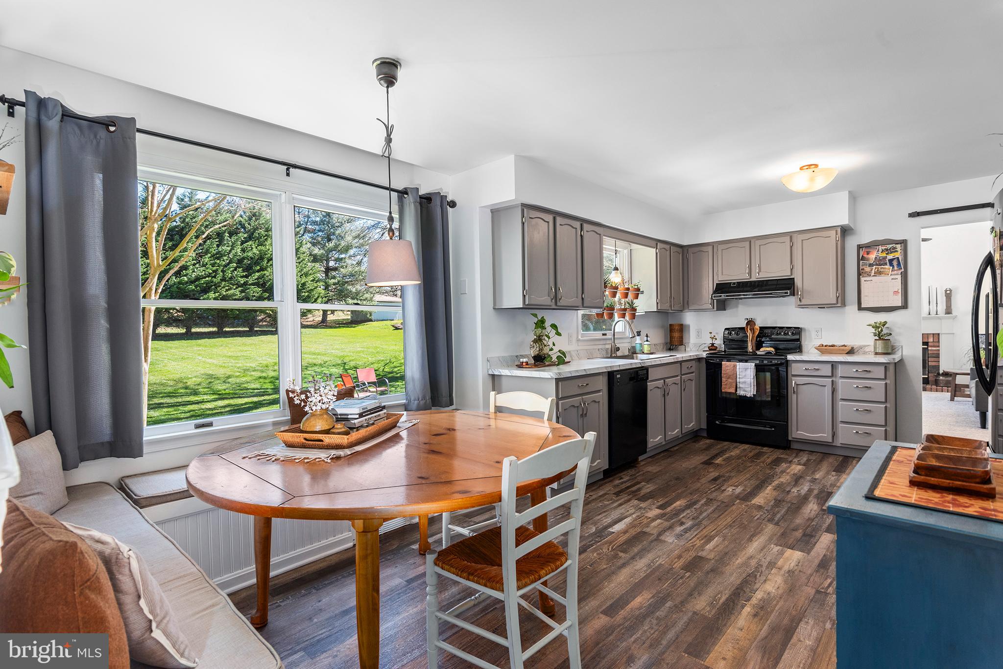 ACADEMY HILLS - Residential