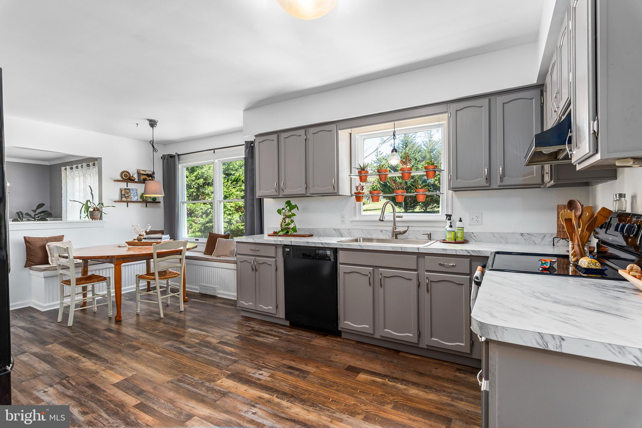 ACADEMY HILLS - Residential