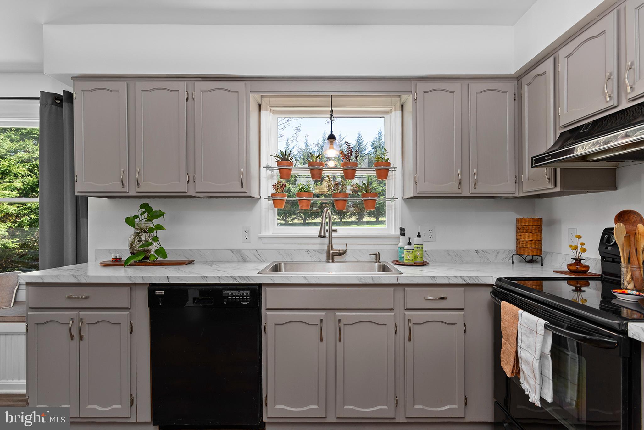 ACADEMY HILLS - Residential