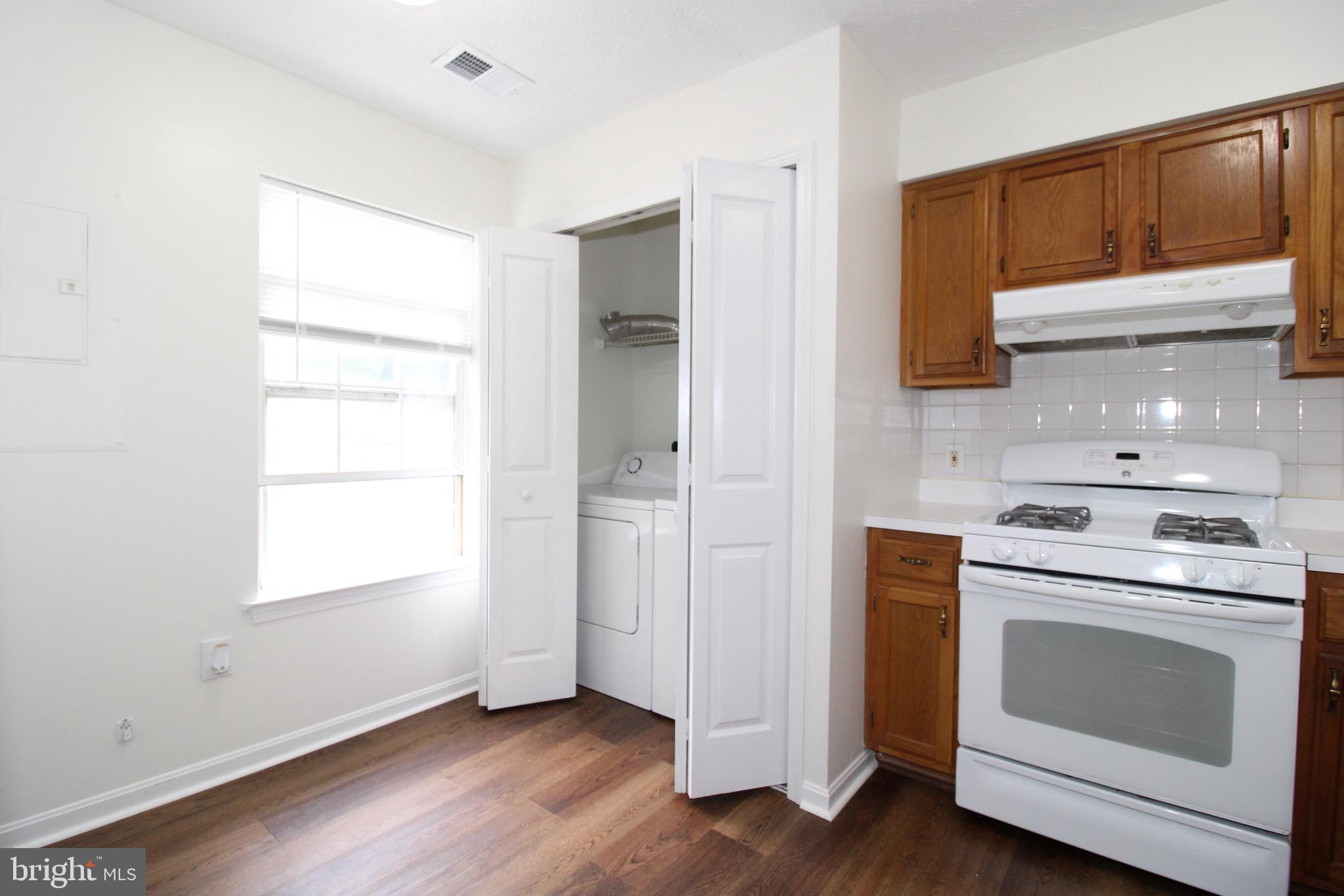 ROBINS GLENN - Residential Lease