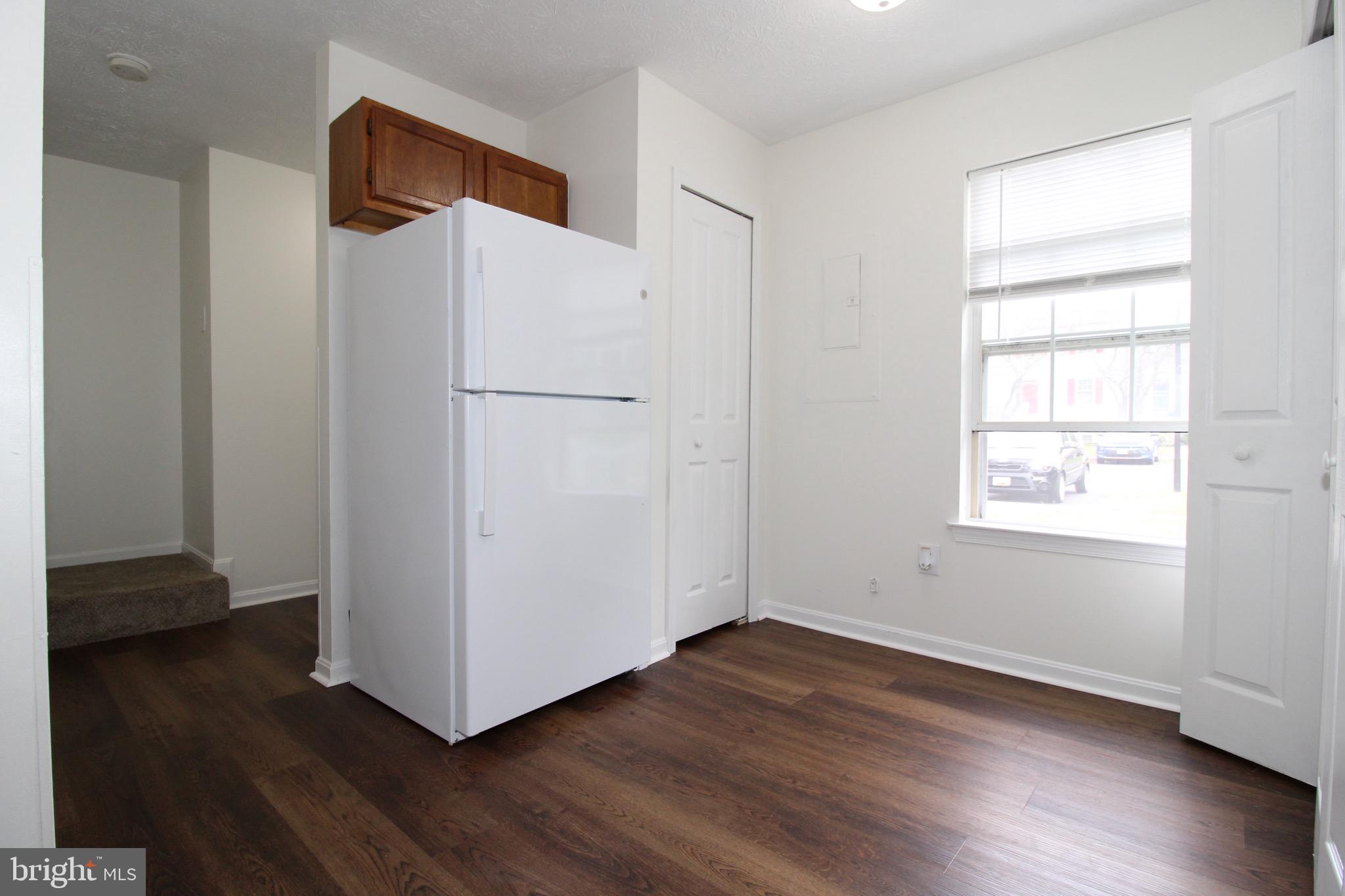 ROBINS GLENN - Residential Lease