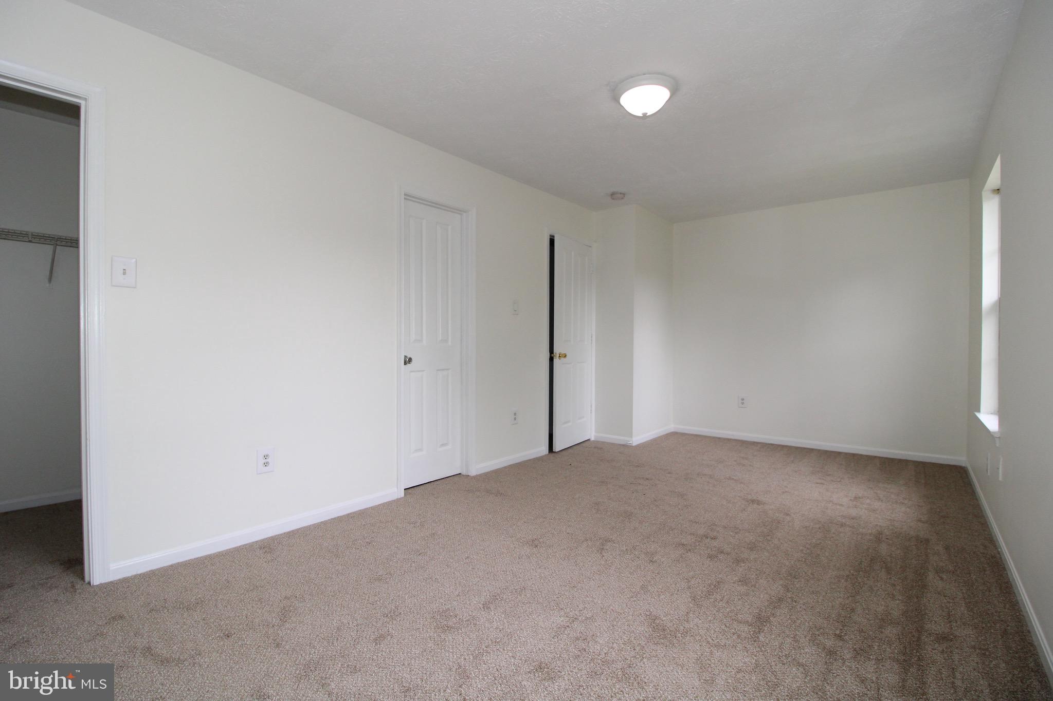 ROBINS GLENN - Residential Lease