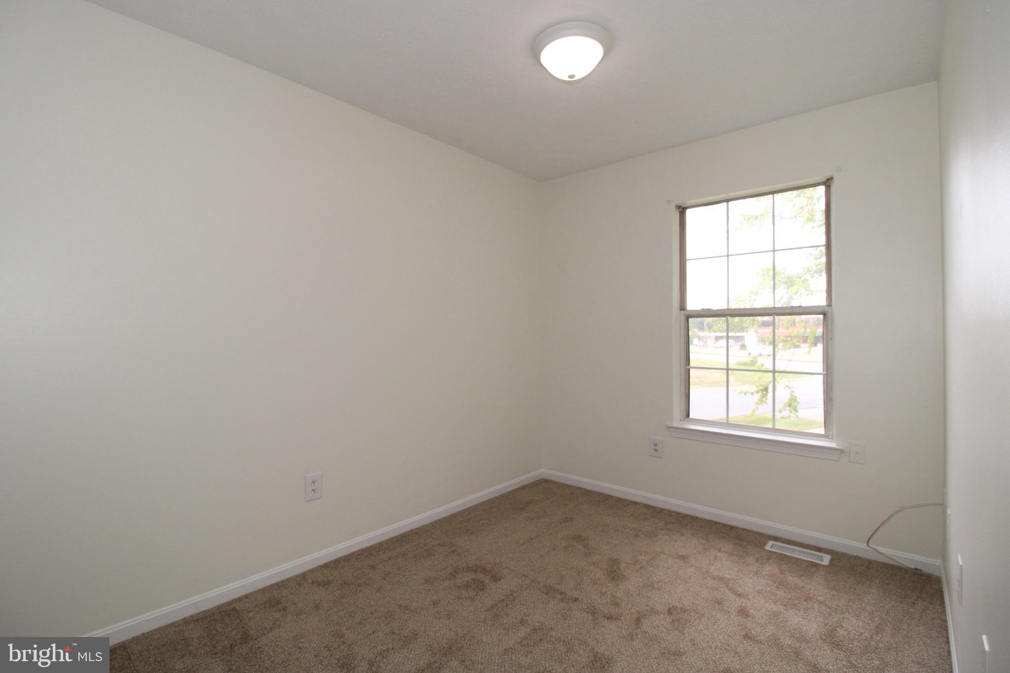 ROBINS GLENN - Residential Lease