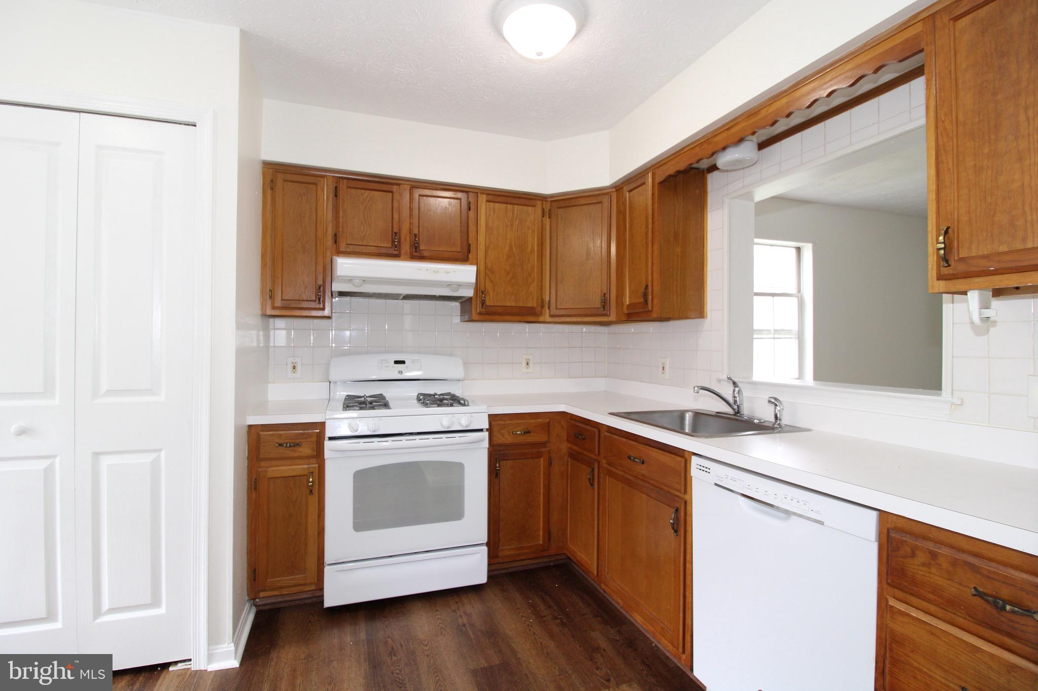 ROBINS GLENN - Residential Lease