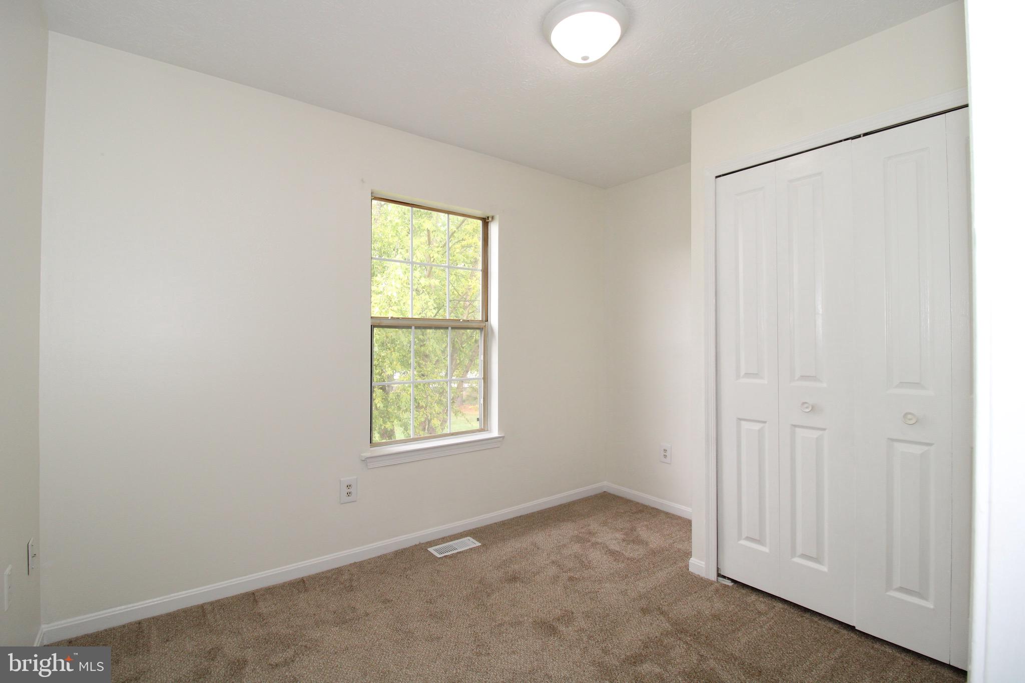 ROBINS GLENN - Residential Lease