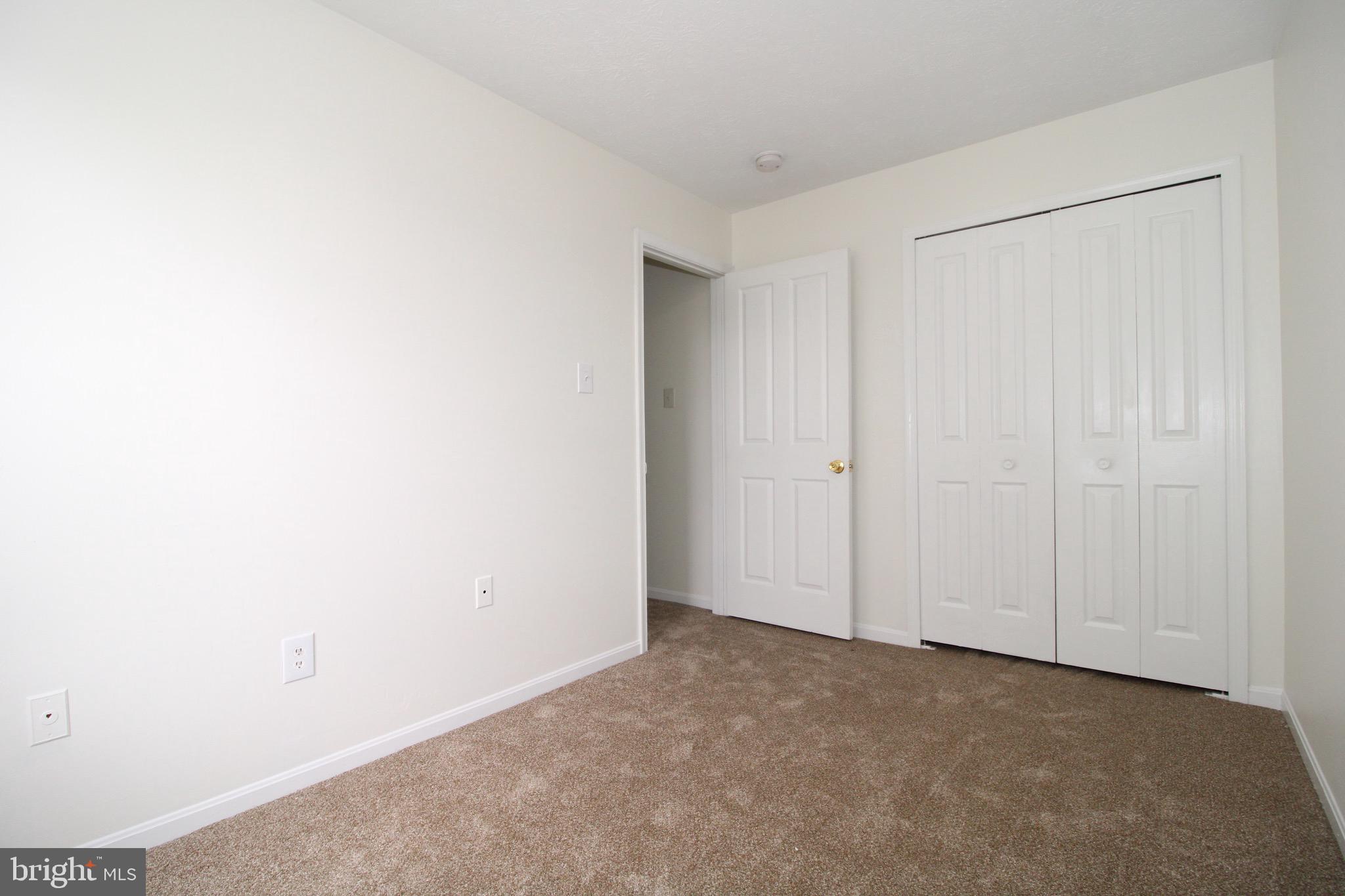 ROBINS GLENN - Residential Lease