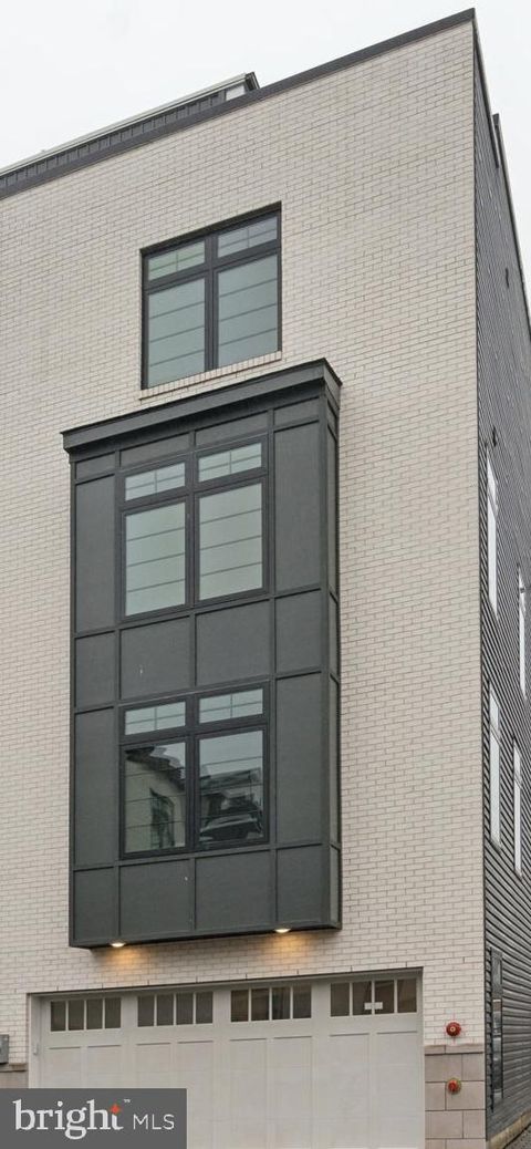 Townhouse For Sale - 7519 Ridge Avenue #301<br/> PHILADELPHIA, PA 19128