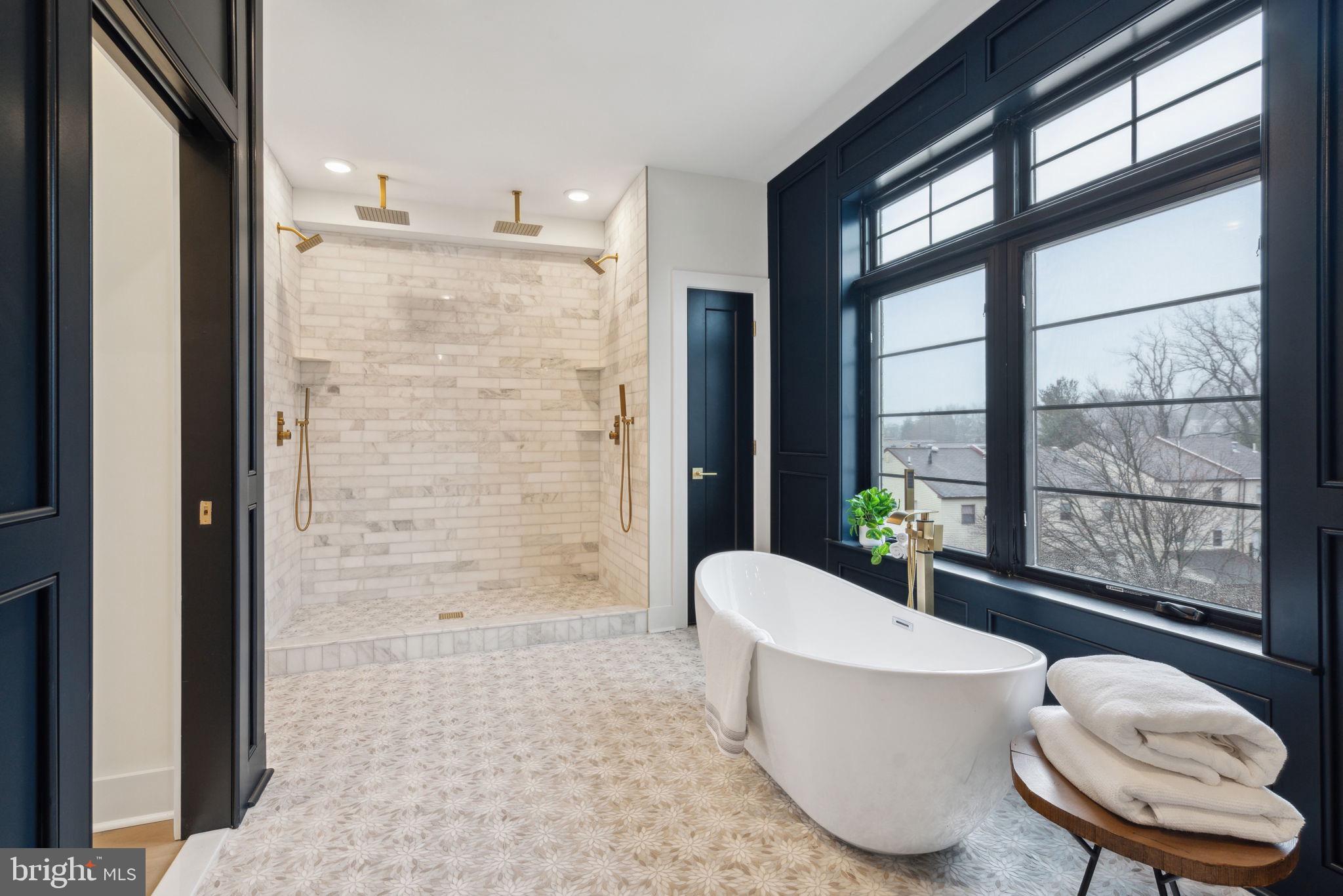 ROXBOROUGH - Residential