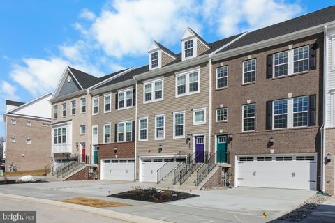 Townhouse For Rent - 1745 Water Crossing Rd Rd<br/> BALTIMORE, MD 21208