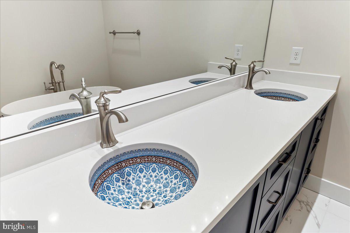 SAWMILL COURT - Residential