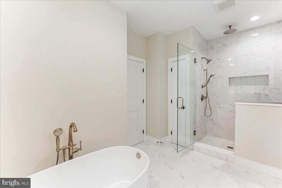 SAWMILL COURT - Residential