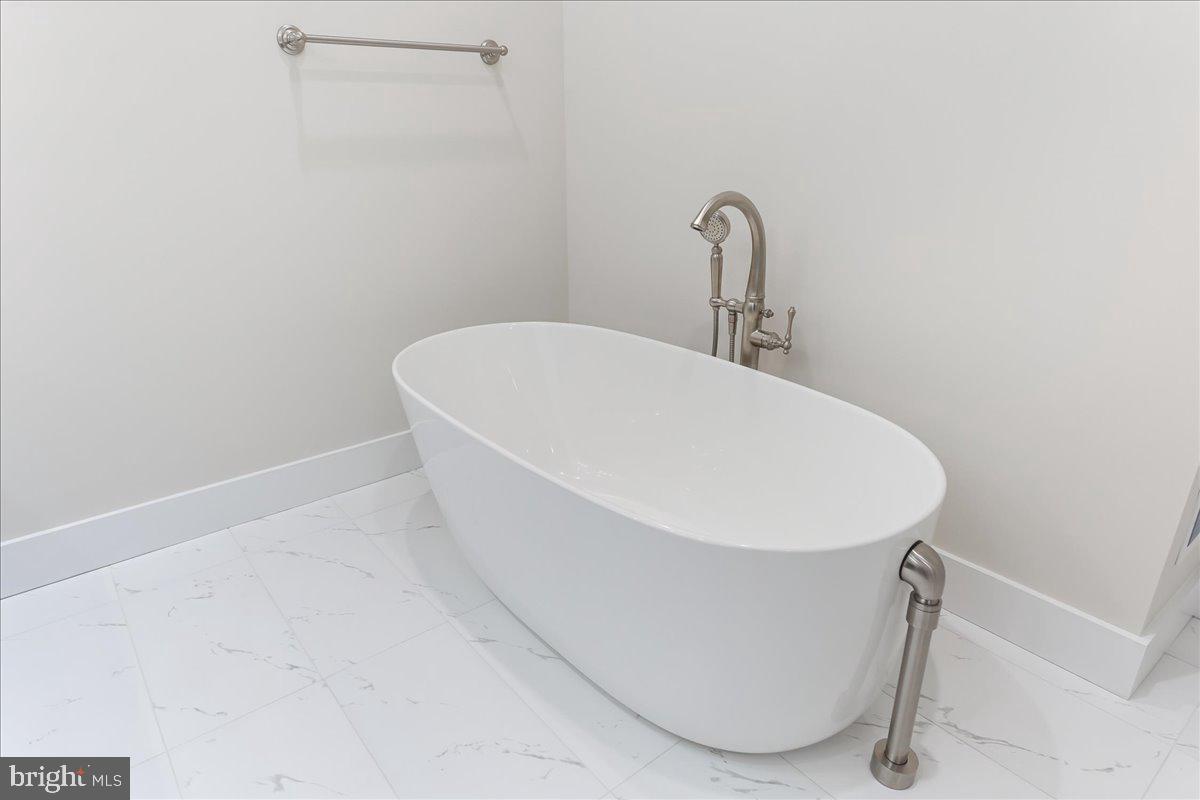 SAWMILL COURT - Residential