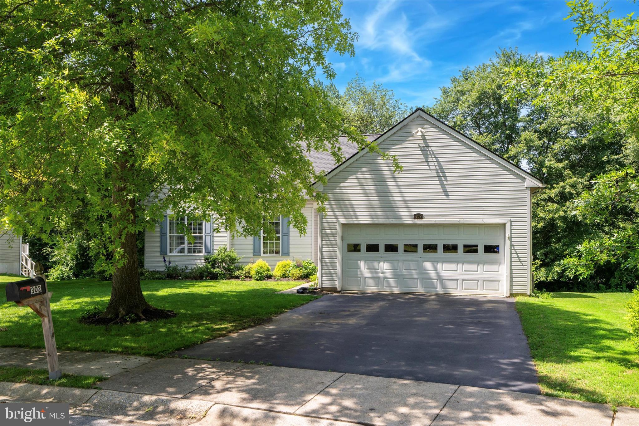 302 CRESSENT COURT
