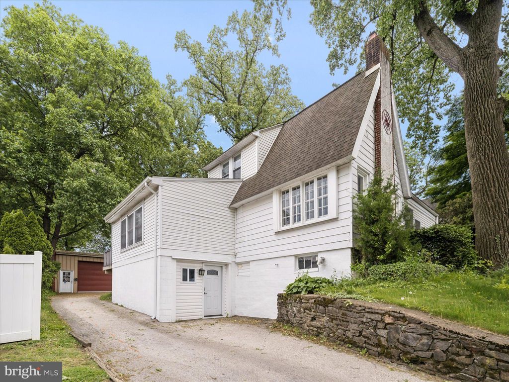 Photo of 303 W Maryland Avenue, ALDAN, PA 19018 (MLS # PADE2114134)