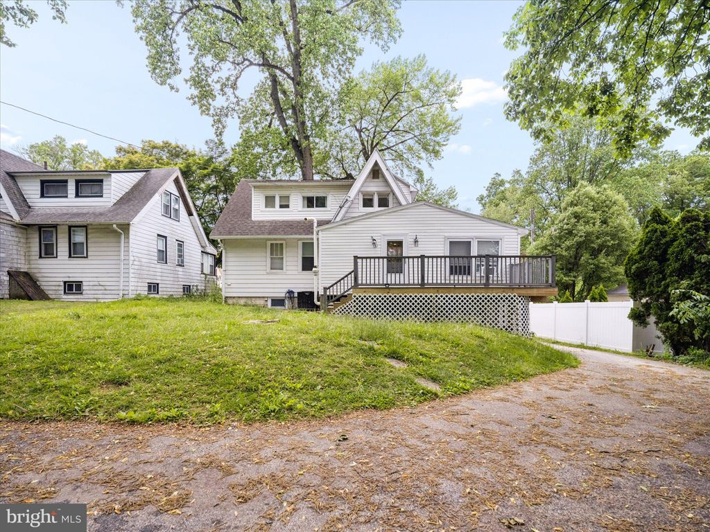 Photo of 303 W Maryland Avenue, ALDAN, PA 19018 (MLS # PADE2114134)