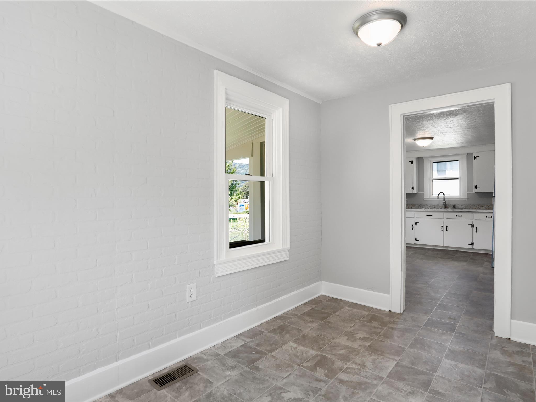 TOWN OF ROMNEY - Residential