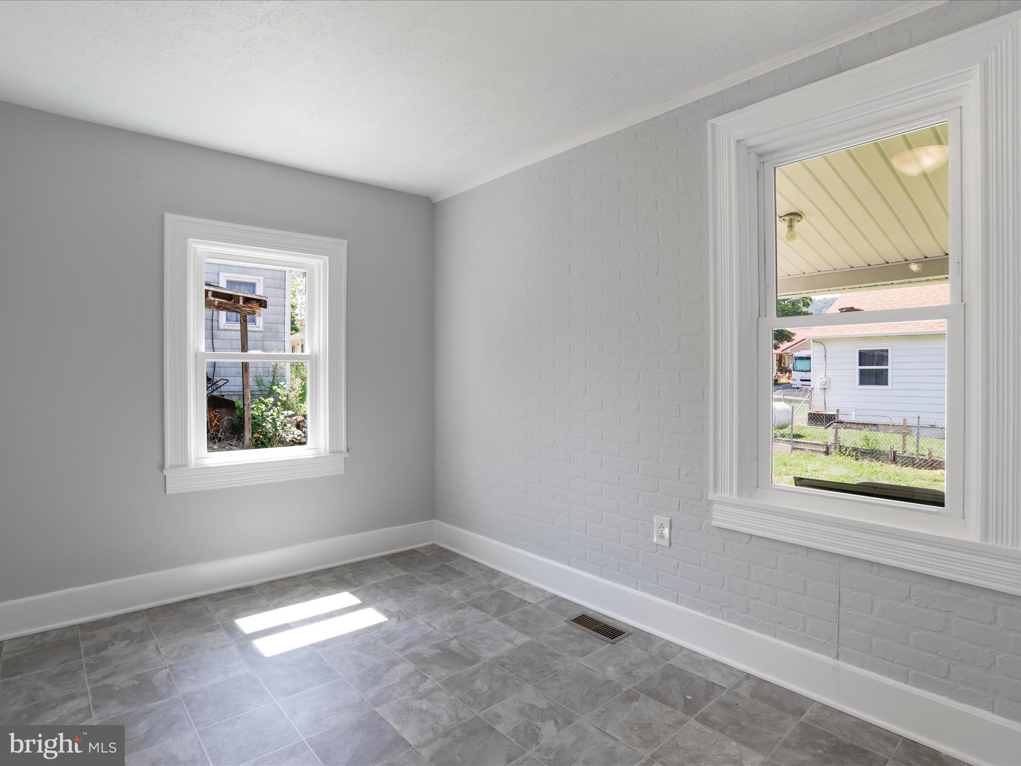 TOWN OF ROMNEY - Residential