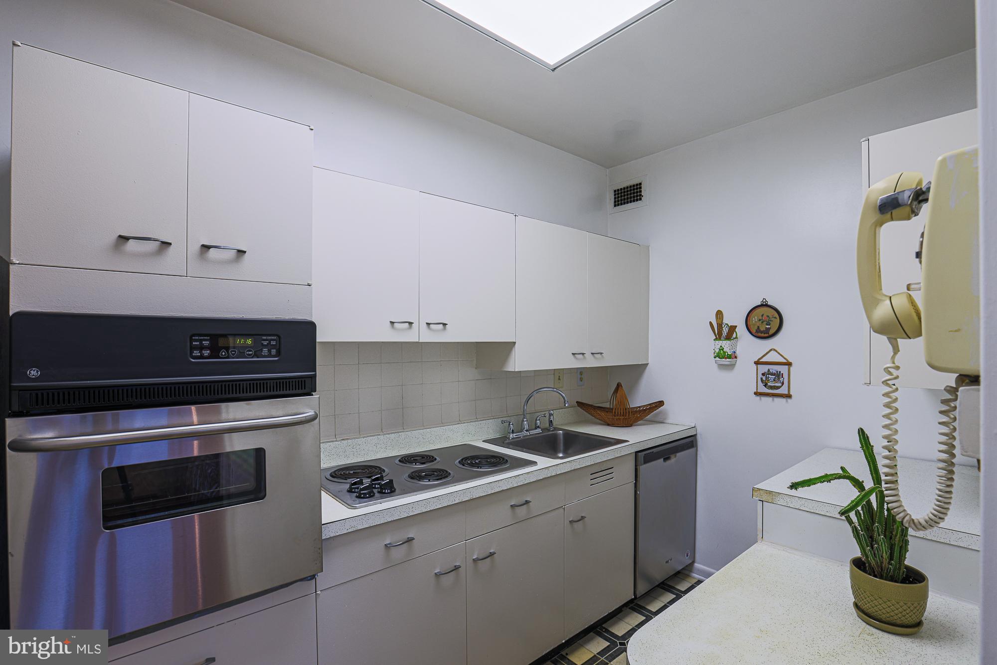 ELEVEN SLADE - Residential