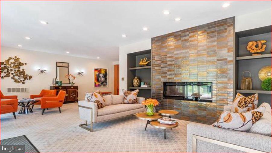 ELEVEN SLADE - Residential