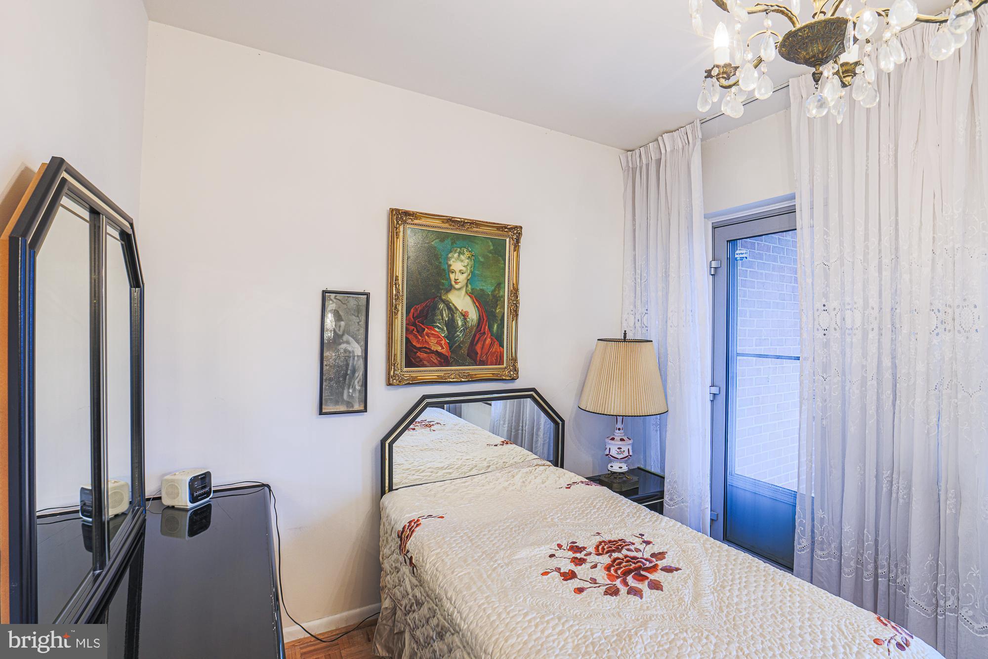 ELEVEN SLADE - Residential