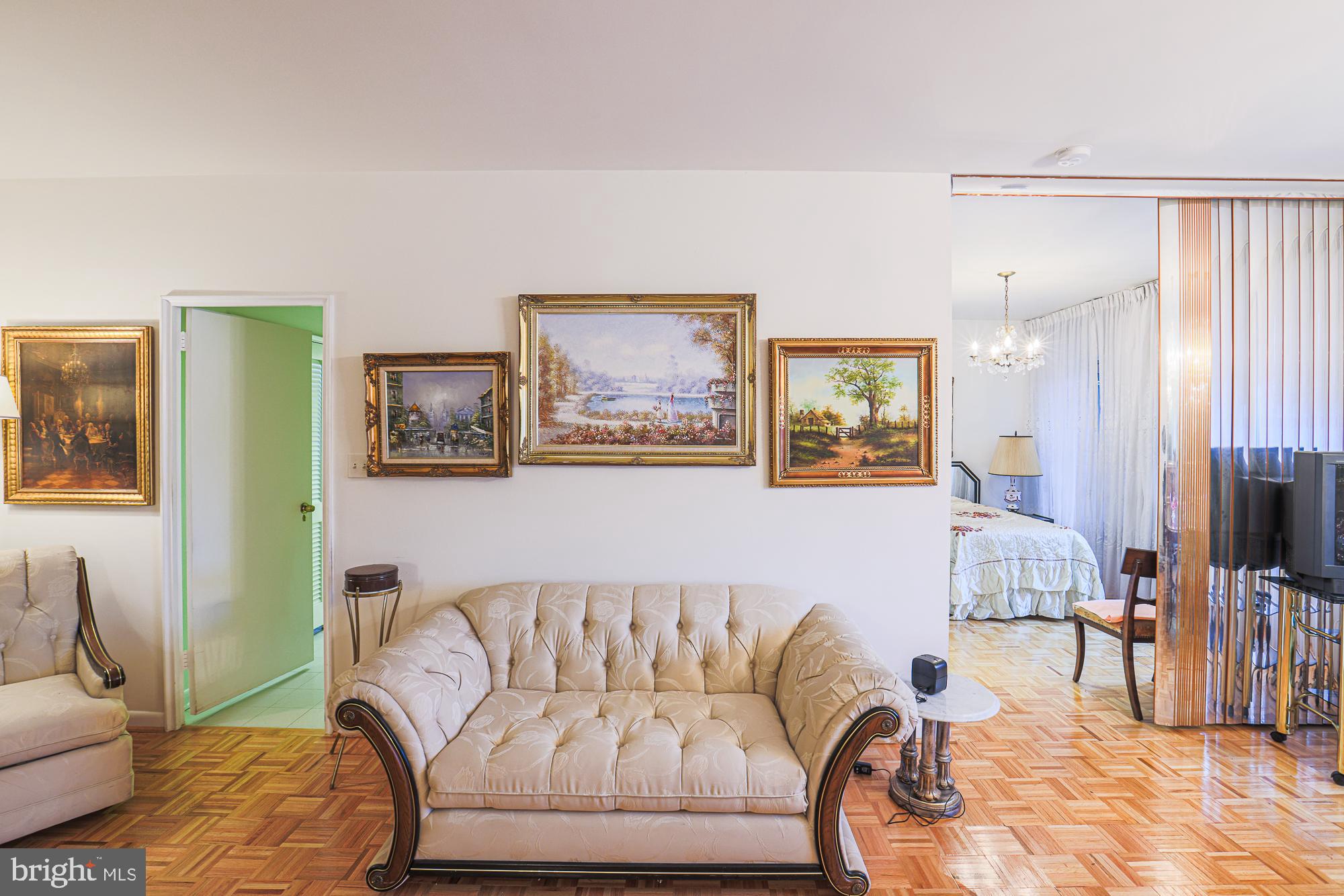 ELEVEN SLADE - Residential